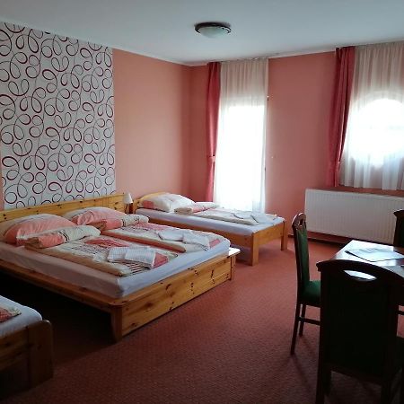 Bed and Breakfast Medgyaszay Panzio Надьканіжа Екстер'єр фото