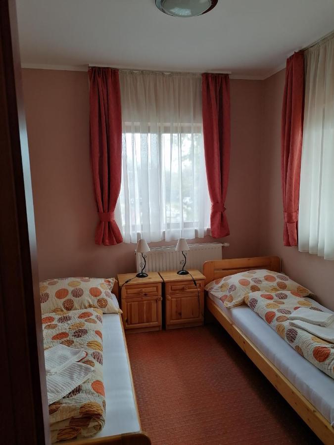 Bed and Breakfast Medgyaszay Panzio Надьканіжа Екстер'єр фото